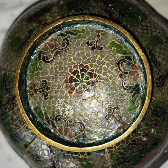 Antic Handmade Chinese Intricate  Plique-a-Jour  Bowl with Gold Accents - Picture 6 of 12